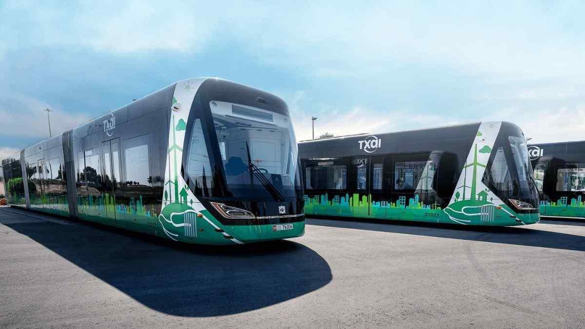 Smart Mobility Revolution: Dubai’s Trackless, Driverless Tram Set to Transform Urban Transit